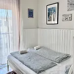 Standard By Hi5 - Karoly 23 Apartman *