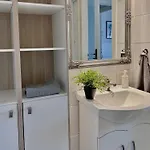Standard By Hi5 - Karoly 23 Apartman