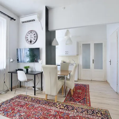 Standard By Hi5 - Karoly 23 Daire *